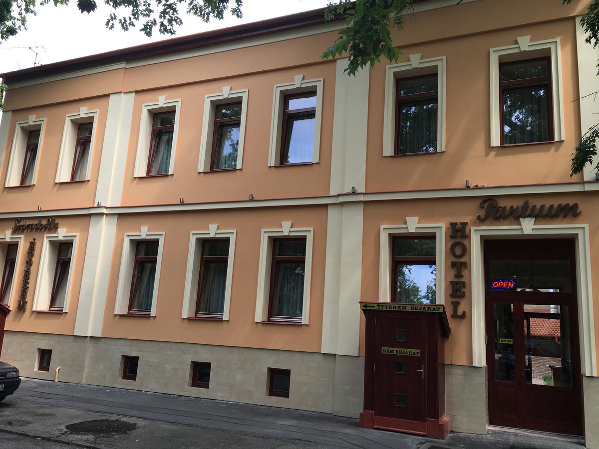 Partium Hotel Szeged Luaran gambar